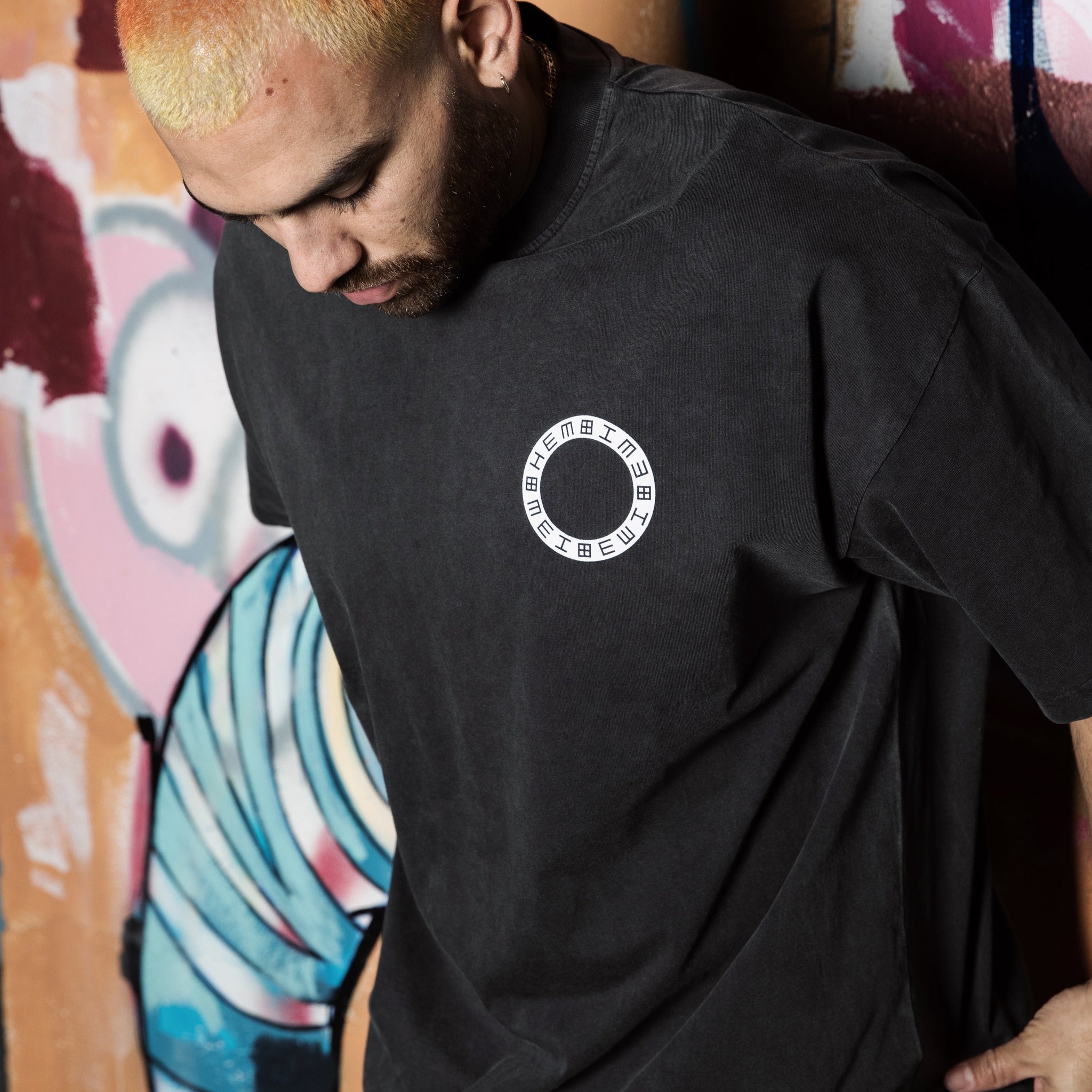 Circle Lang Tee Olive